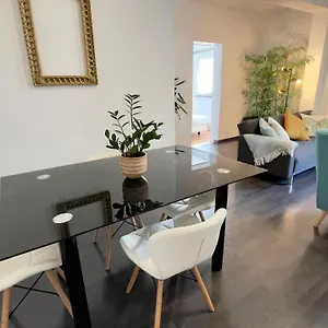 Apartamento Com Terraço Grande , Quarteira Portugal
